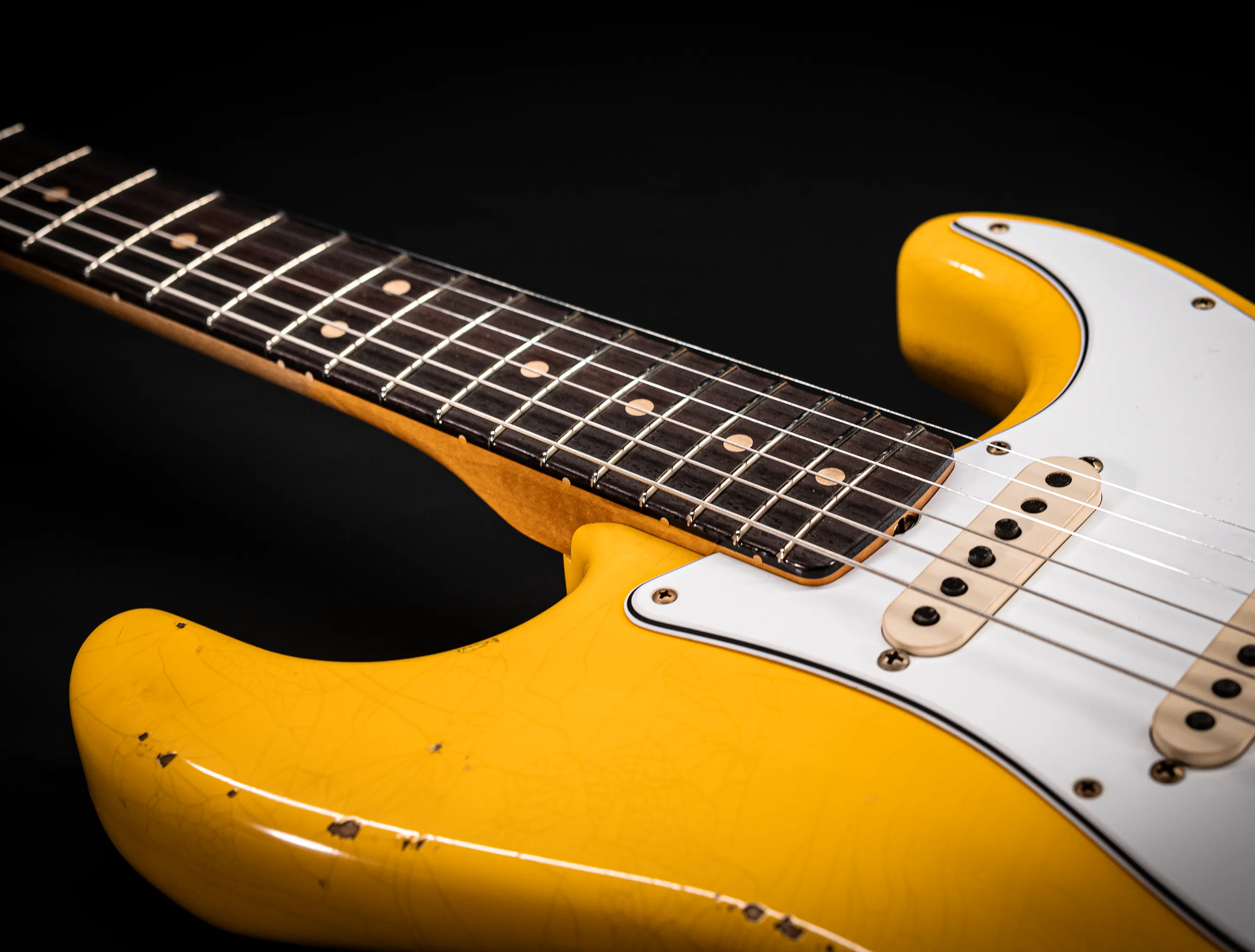 Fender MBD 1963 Stratocaster Between Relic & Heavy Relic - Aged Graffity Yellow