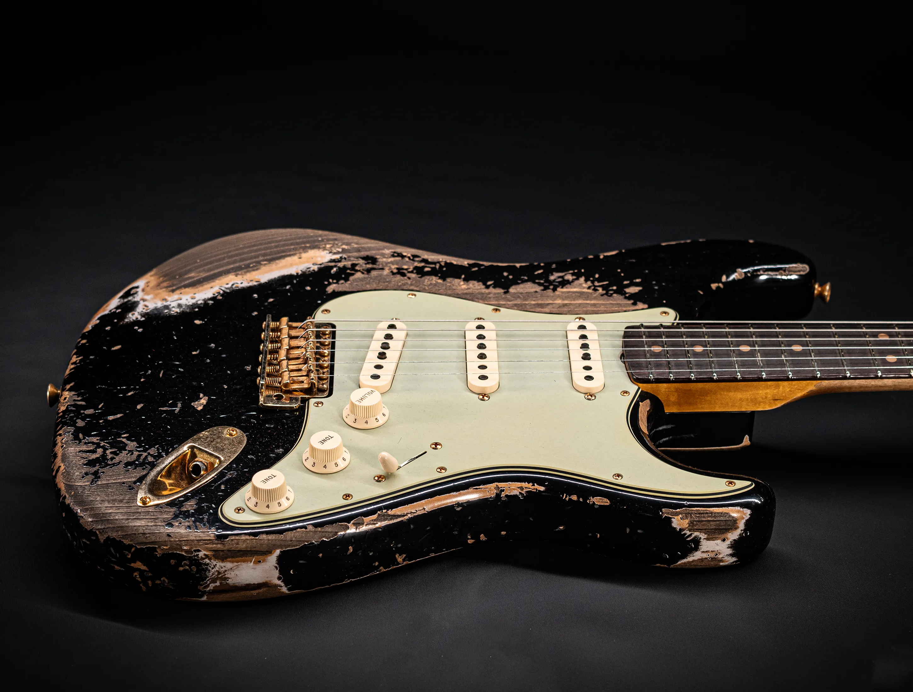 Fender MBD 1963 Stratocaster Super Heavy Relic Black - Gold Hardware