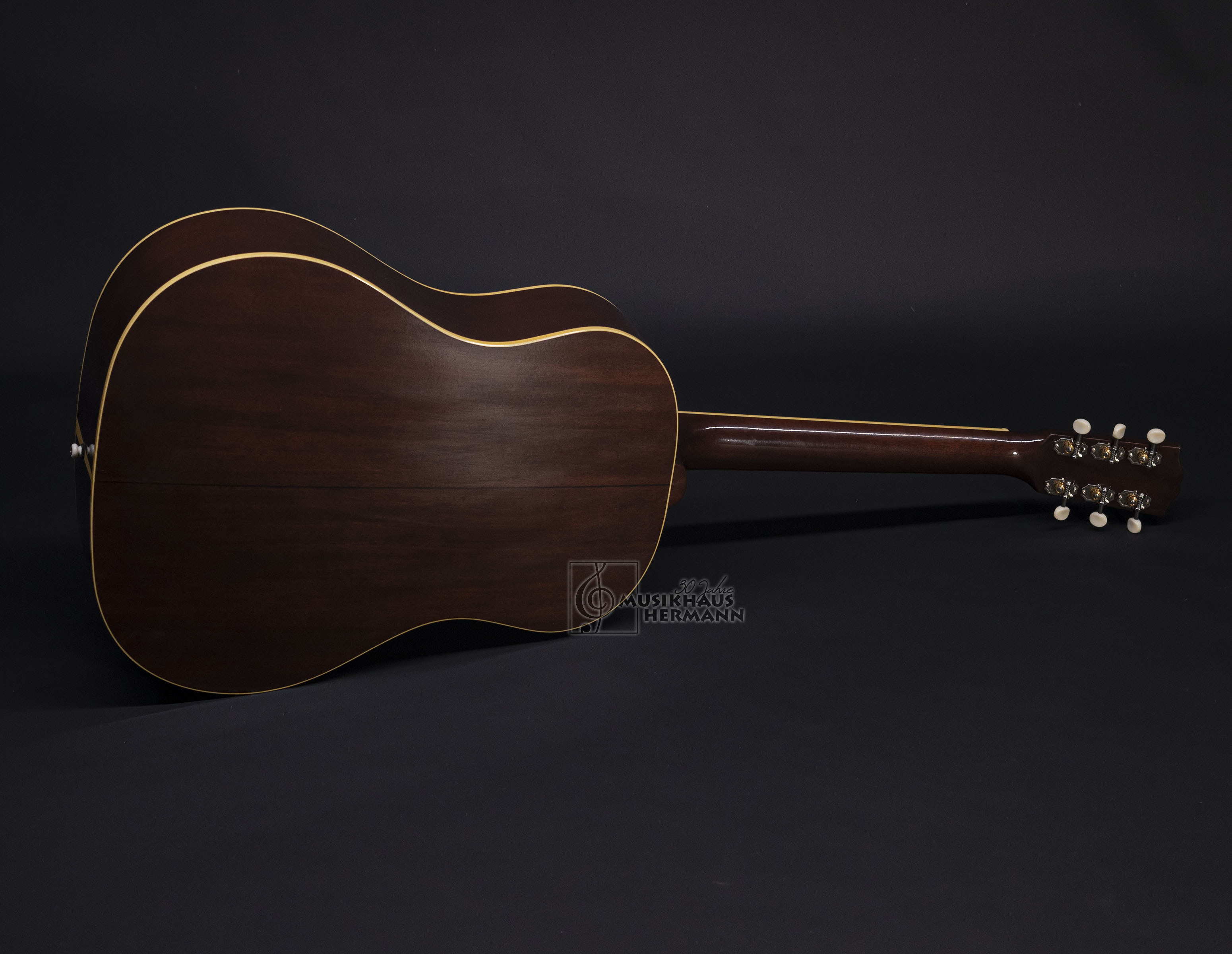 Galerie anzeigen (16 Bilder) a8-8201 gibson-1939-j-55-faded-vintage-sunburst