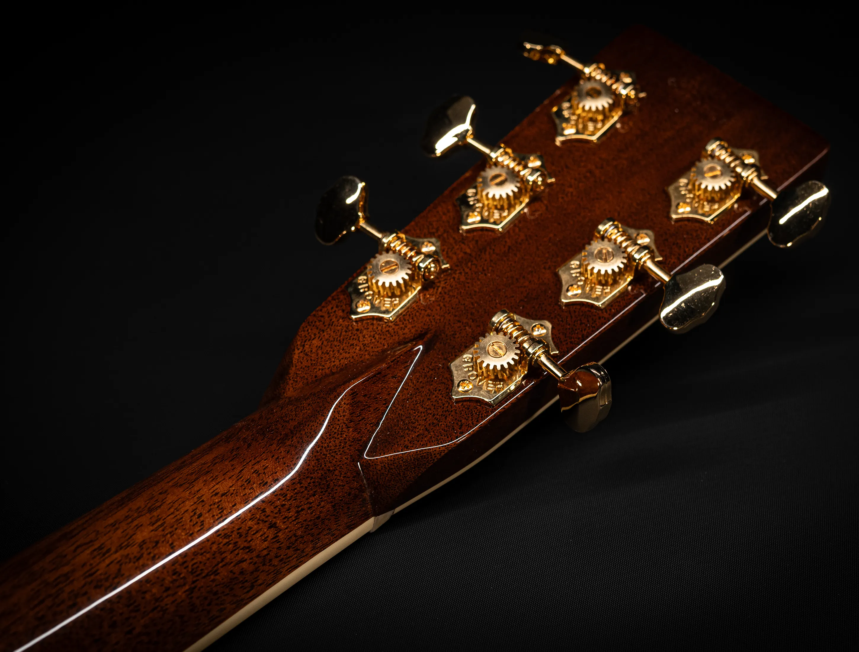 Show gallery (33 images) a162208 Martin 000-42C Custom Shop Golden Era Cutaway 1935 Sunburst