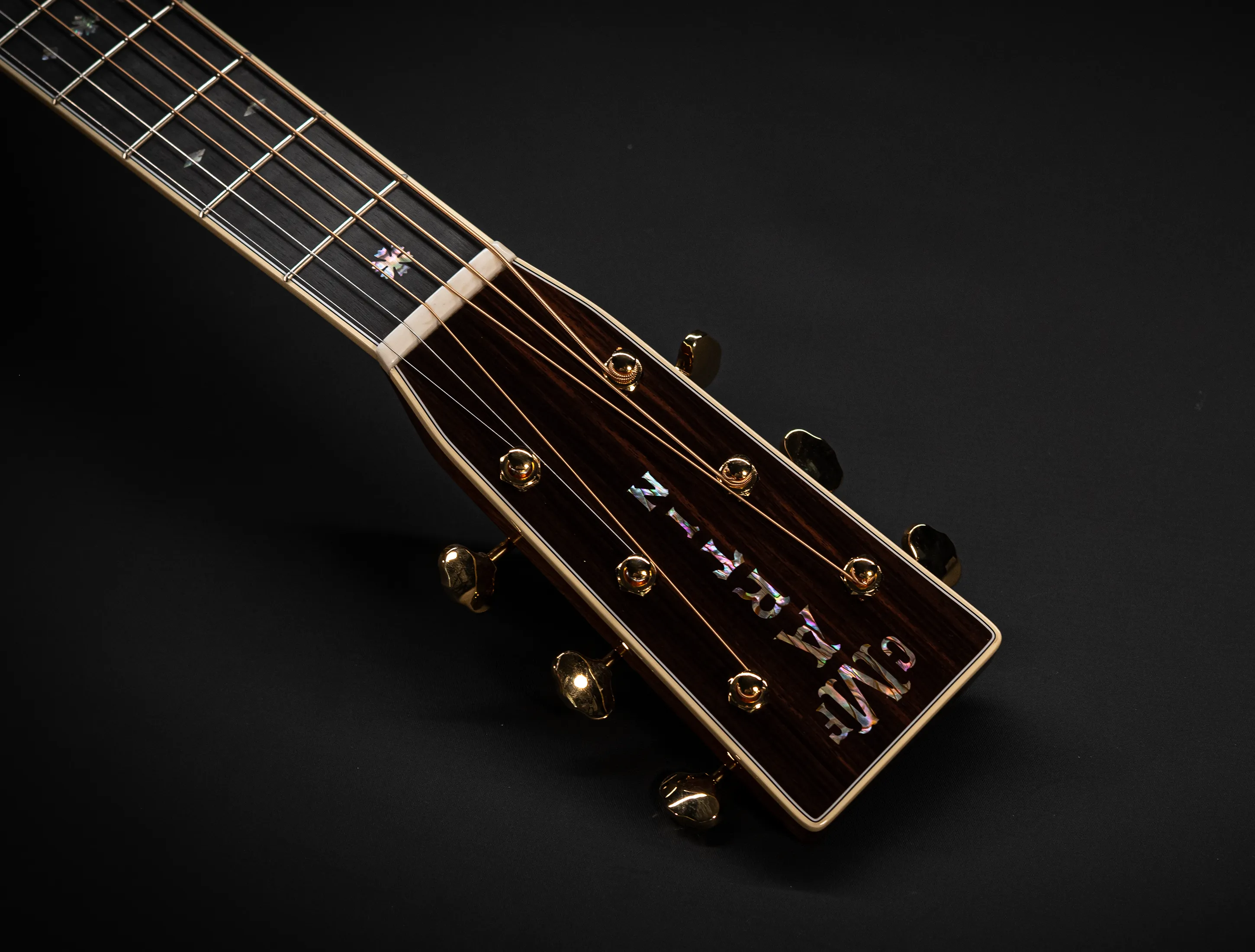 Show gallery (33 images) a162214 Martin 000-42C Custom Shop Golden Era Cutaway 1935 Sunburst