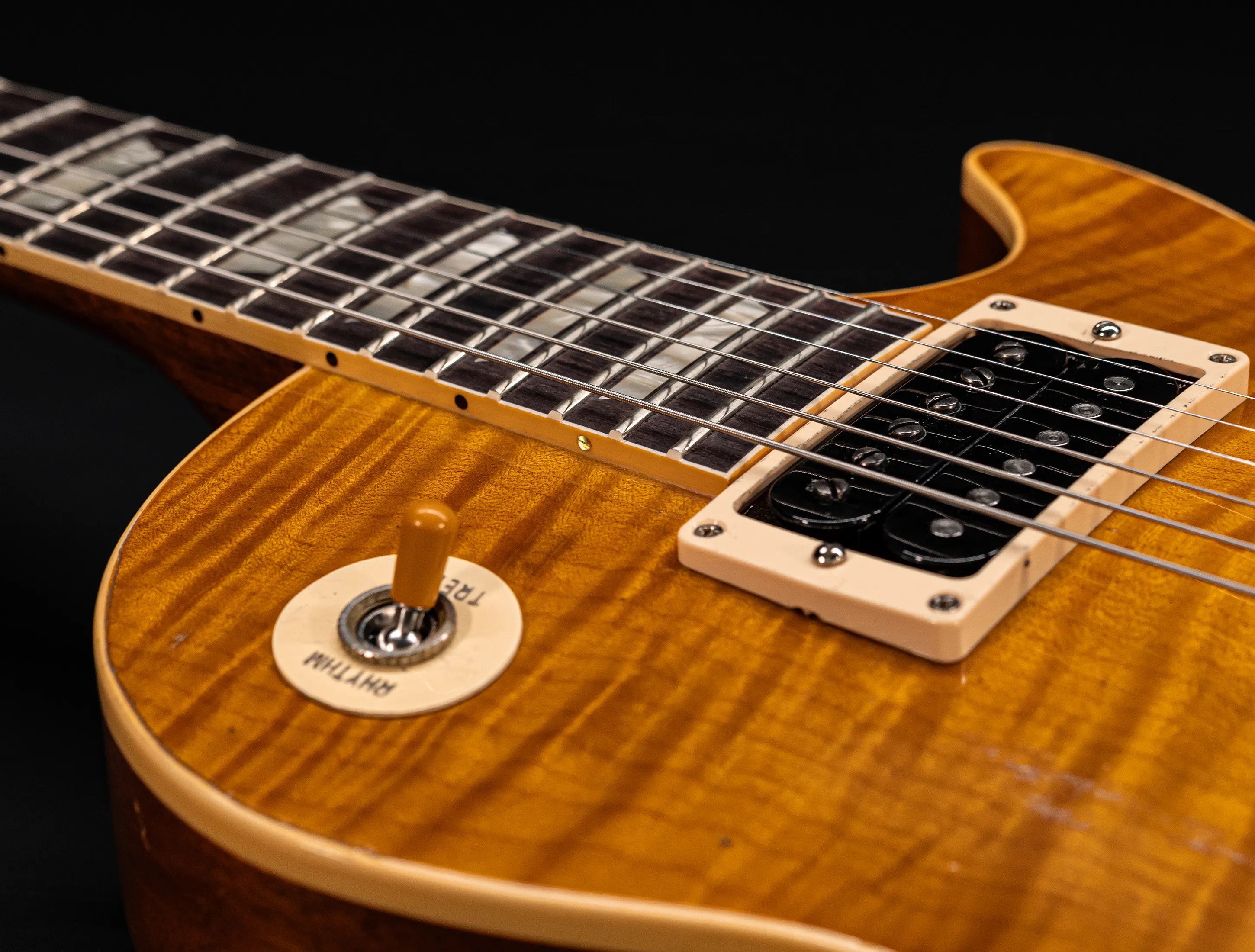 Show gallery (36 images) a163143 Gibson Les Paul 1959 Double Black Murphy LAB R9 Authentic Heavy Aged - Butterscotch