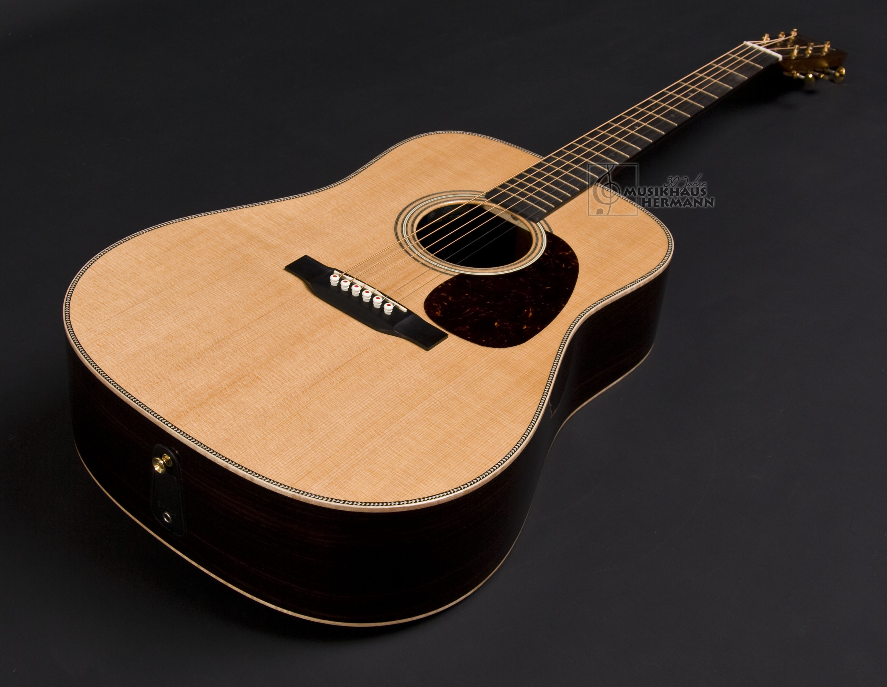 Show gallery (14 images) a7-9082 martin-d-28-e-modern-deluxe-mit-tonabnehmer