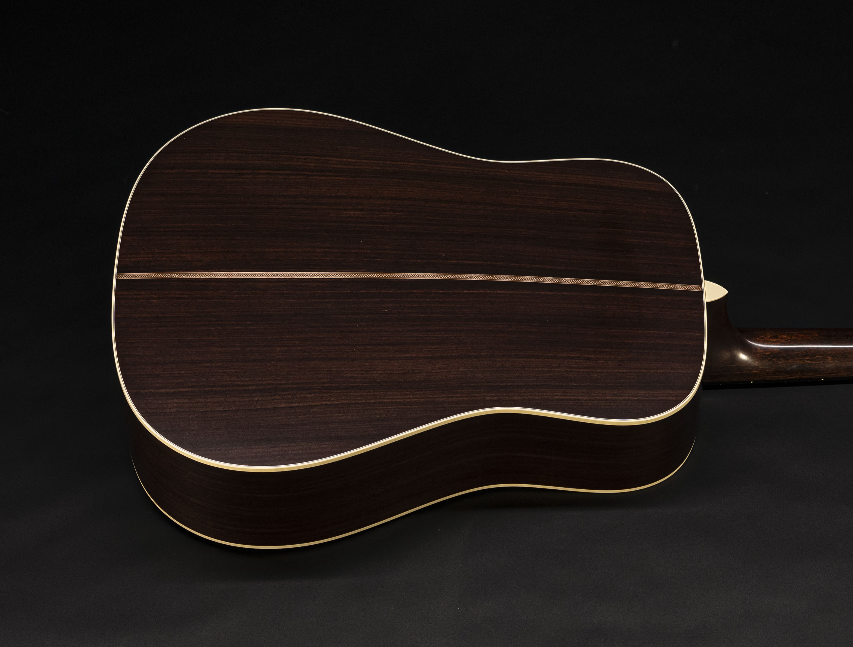 Show gallery (24 images) a113013-martin-custom-shop-d-28-authentic-1937-vintage-low-gloss-ambertone-burst