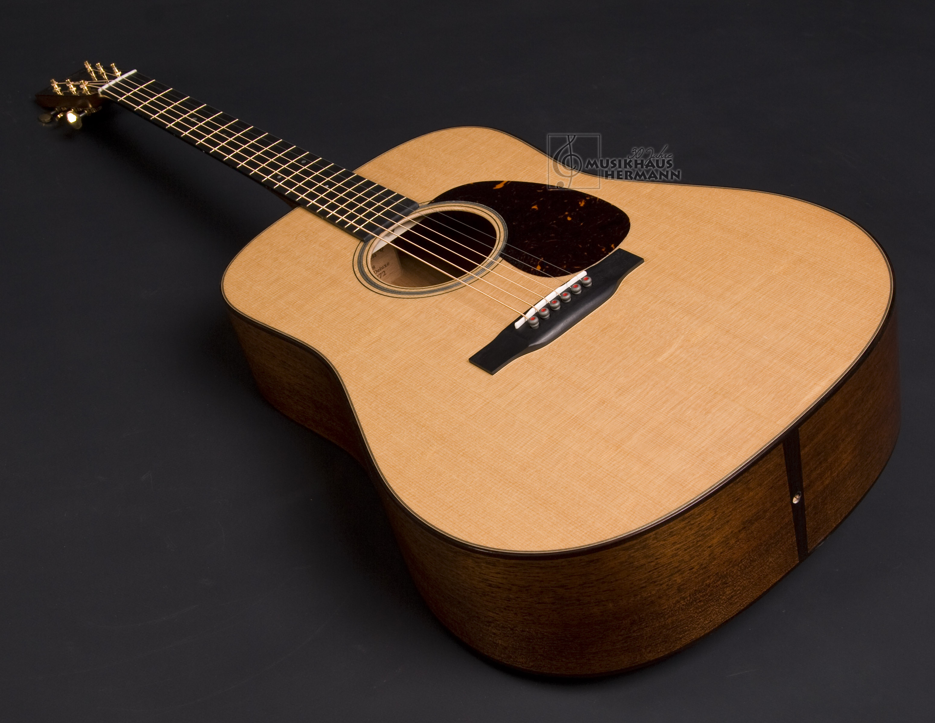 Show gallery (11 images) a7-7923 martin-d-18-modern-deluxe