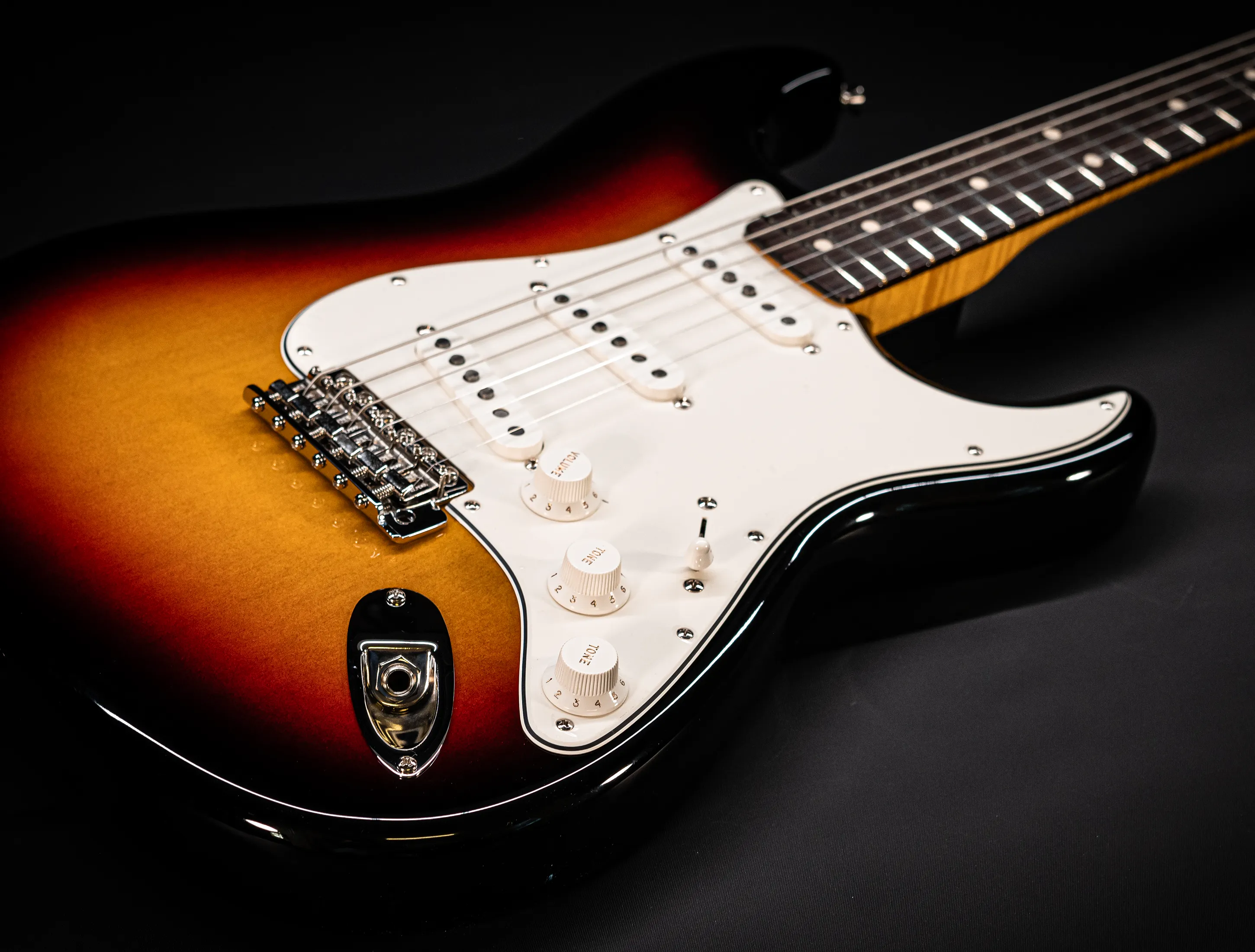 a175594-Fender-MBD-Limited-1963-Stratocaster-Timeless-NOS-flame-Neck-Sunburst-