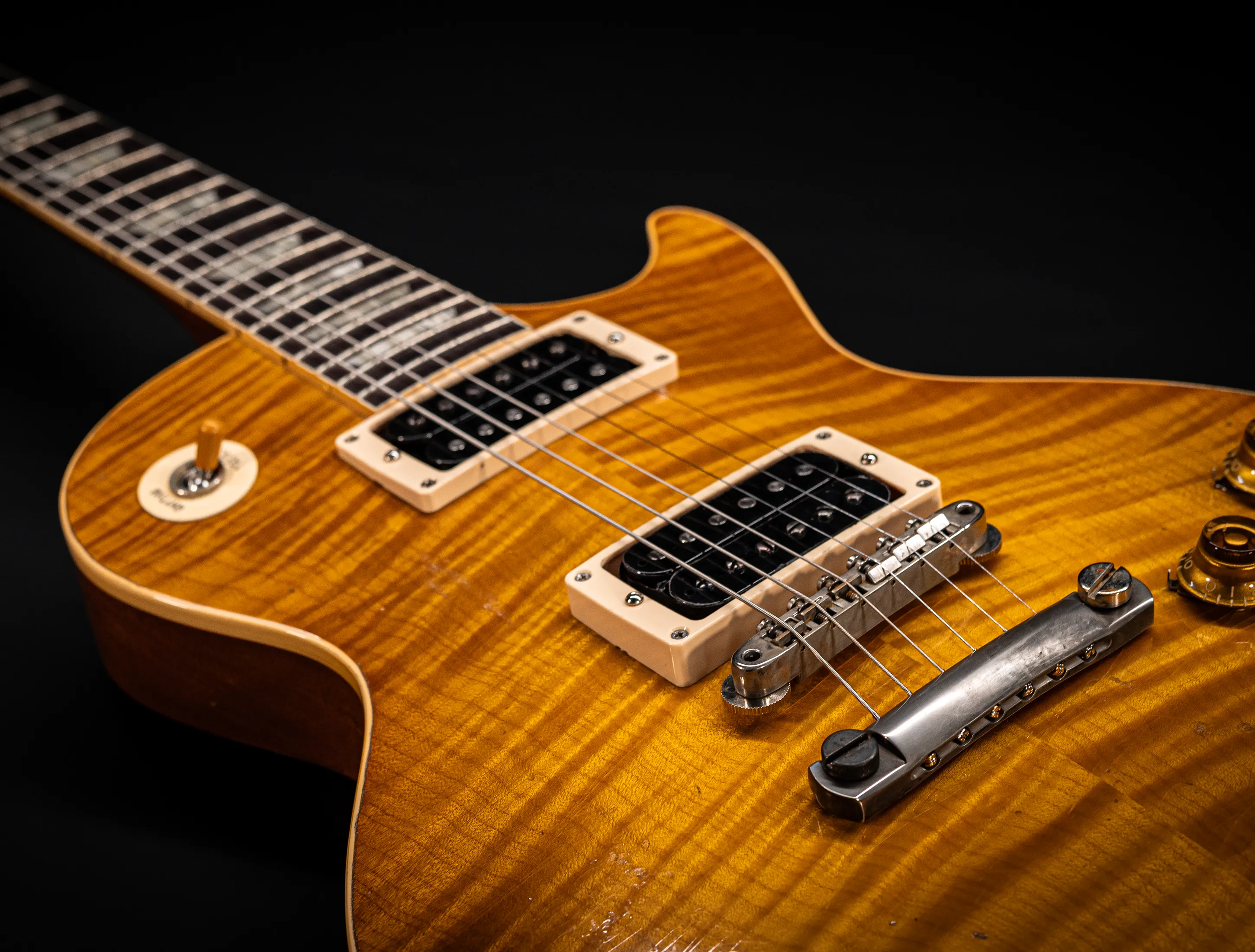 Show gallery (36 images) a163144 Gibson Les Paul 1959 Double Black Murphy LAB R9 Authentic Heavy Aged - Butterscotch