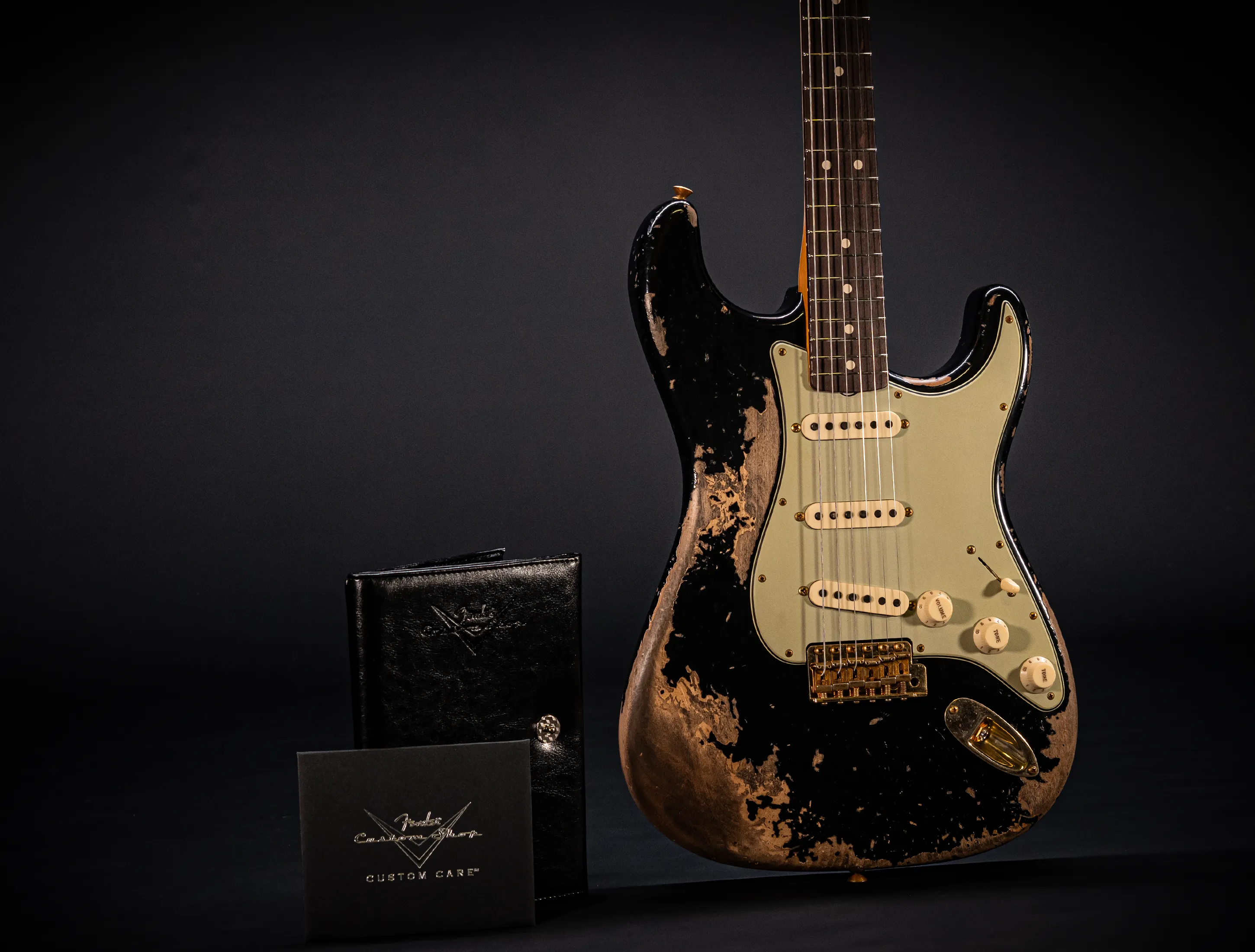 Fender MBD Limited 1963 Stratocaster Super Heavy Relic Black - Gold Hardware