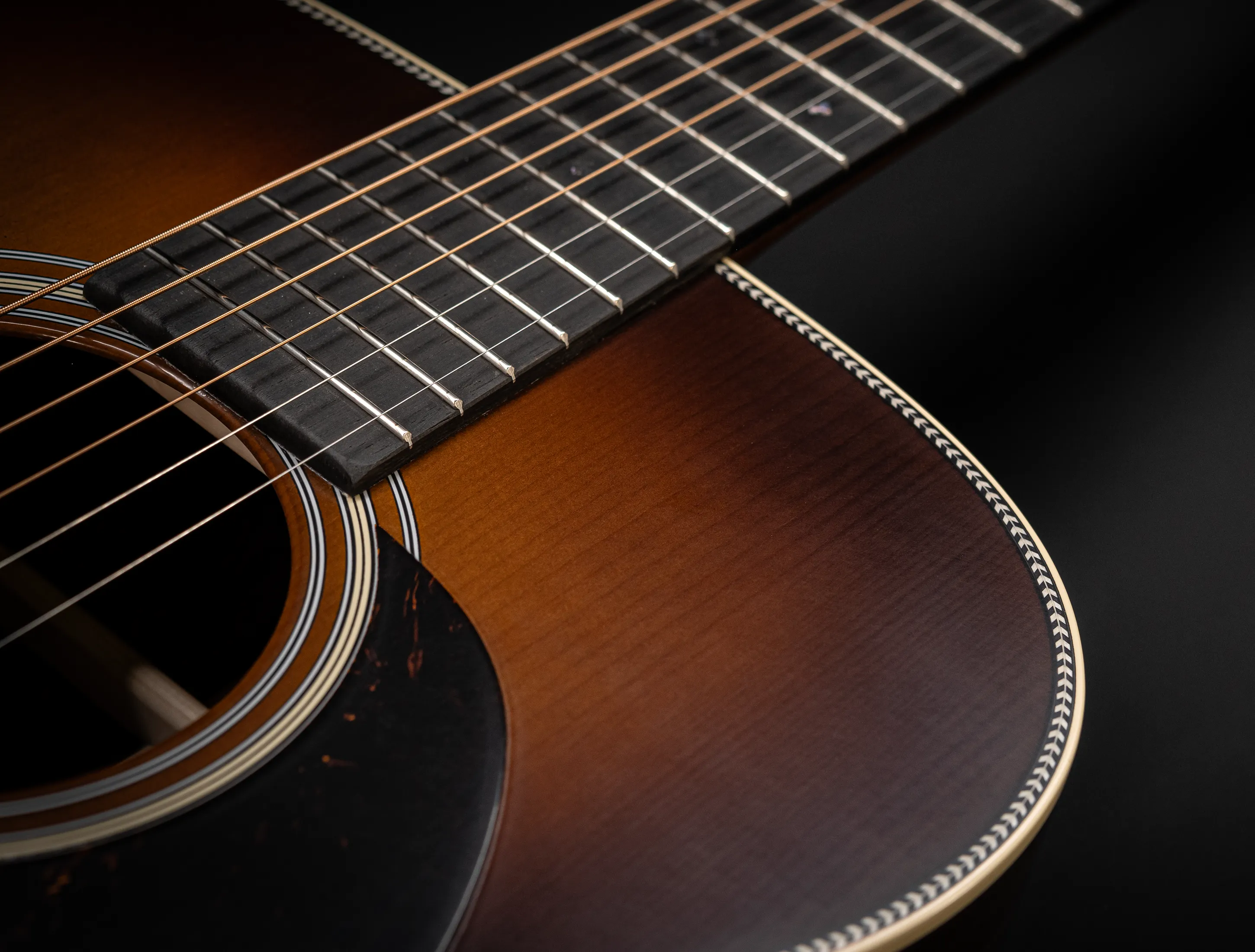 Galerie anzeigen (30 Bilder) a170573 Martin Custom Shop 000-28 Authentic 1937 - Ambertone Burst