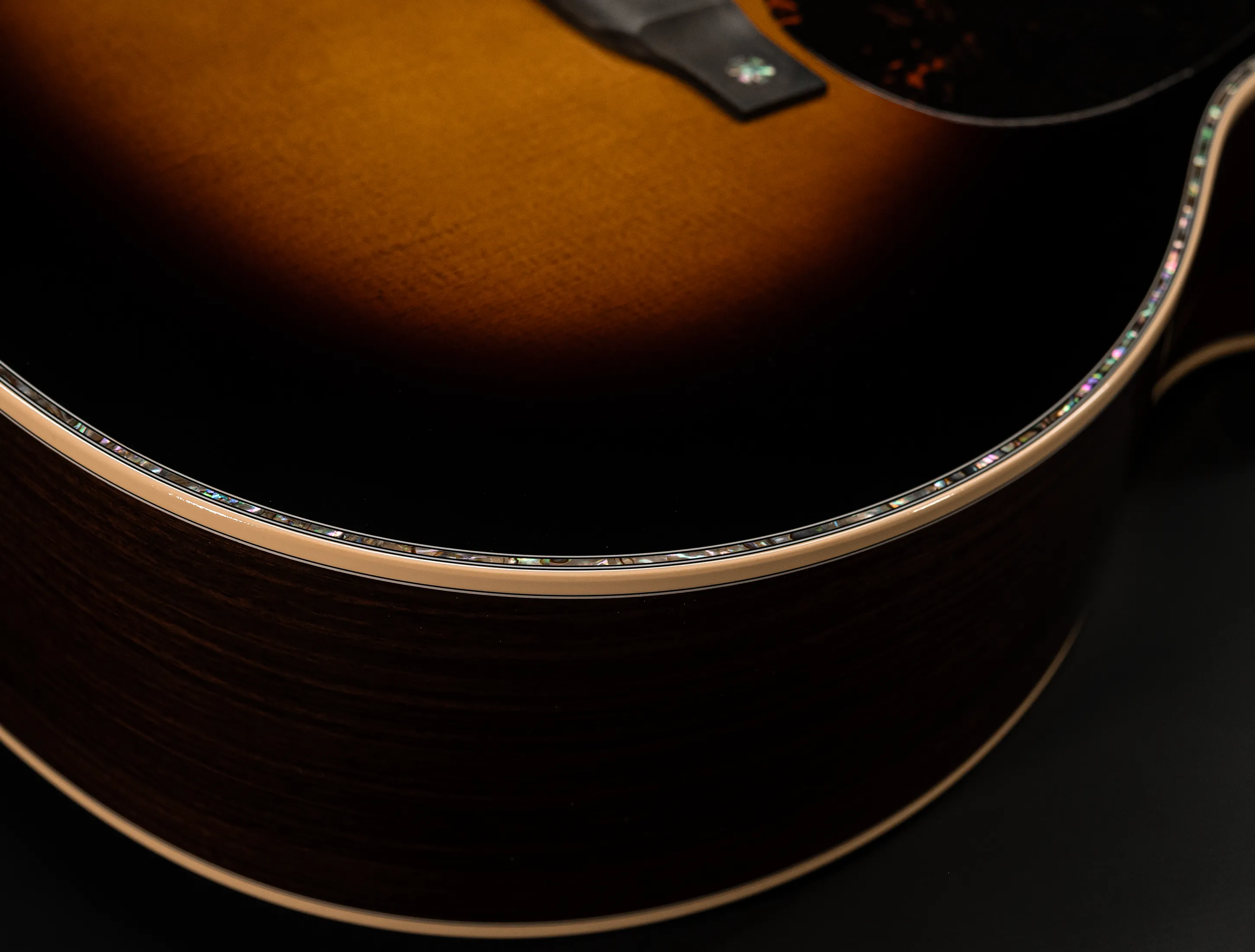 Show gallery (33 images) a162197 Martin 000-42C Custom Shop Golden Era Cutaway 1935 Sunburst
