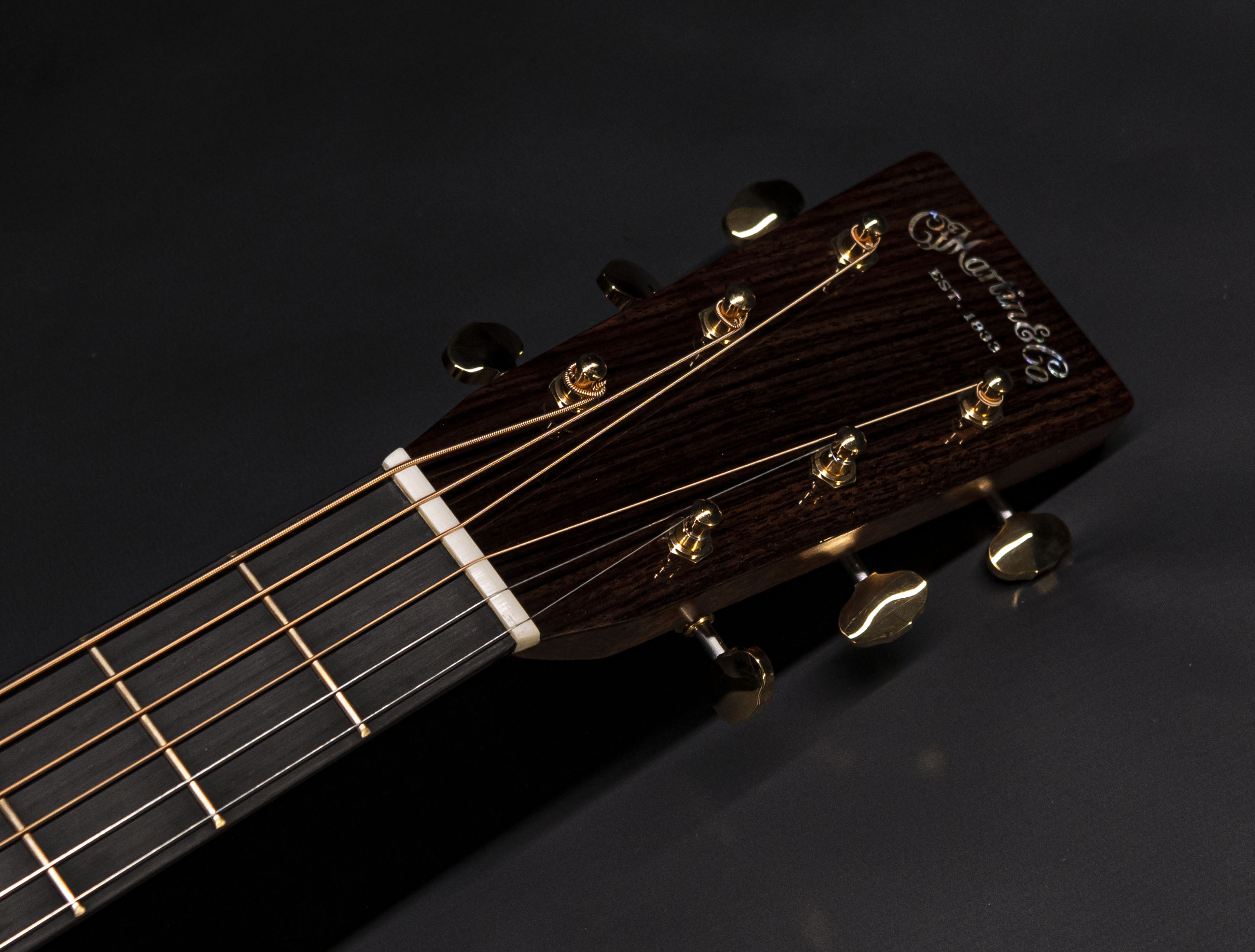 Show gallery (19 images) a10-5894-martin-000-28e-modern-deluxe