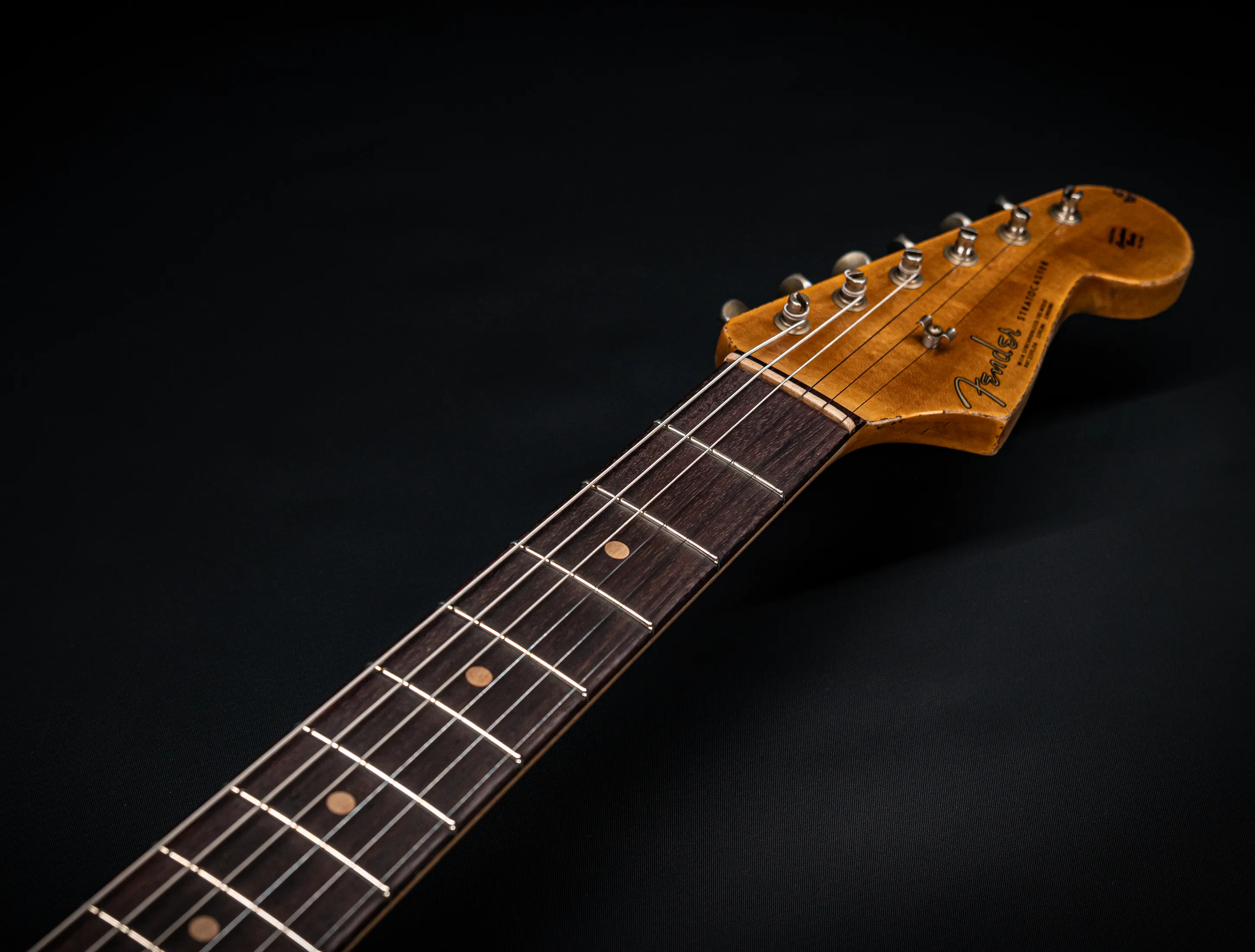Fender MBD 1963 Stratocaster Heavy Relic - Super Faded Aged Olympic White