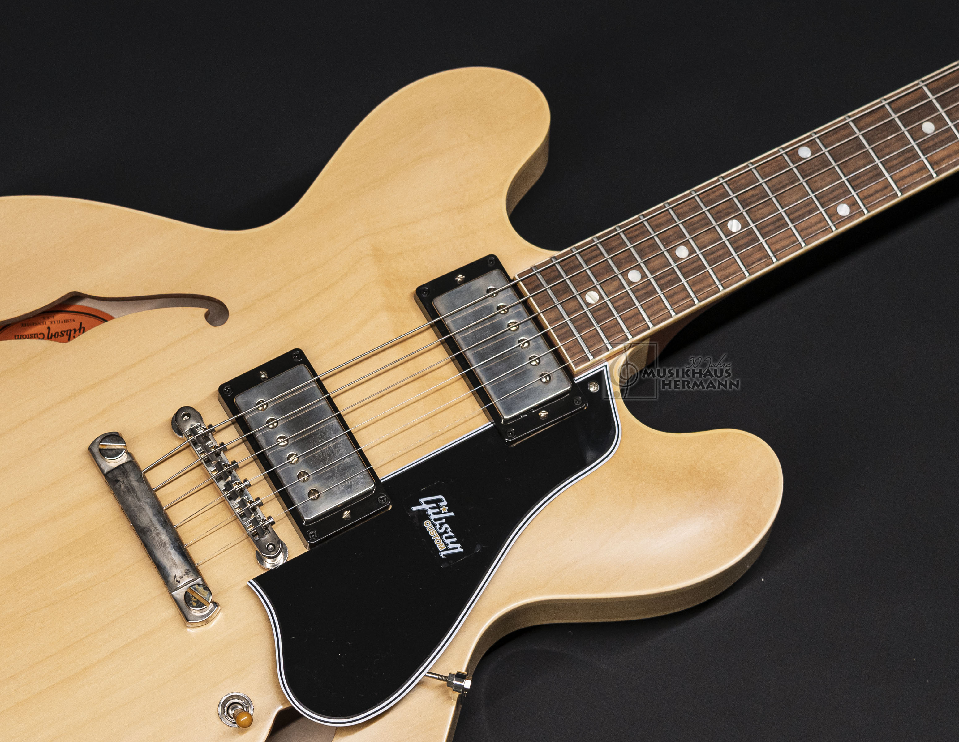 Galerie anzeigen (14 Bilder) a8-2637 gibson-es-335-1959-custom-shop-reissue-vos-vintage-natural