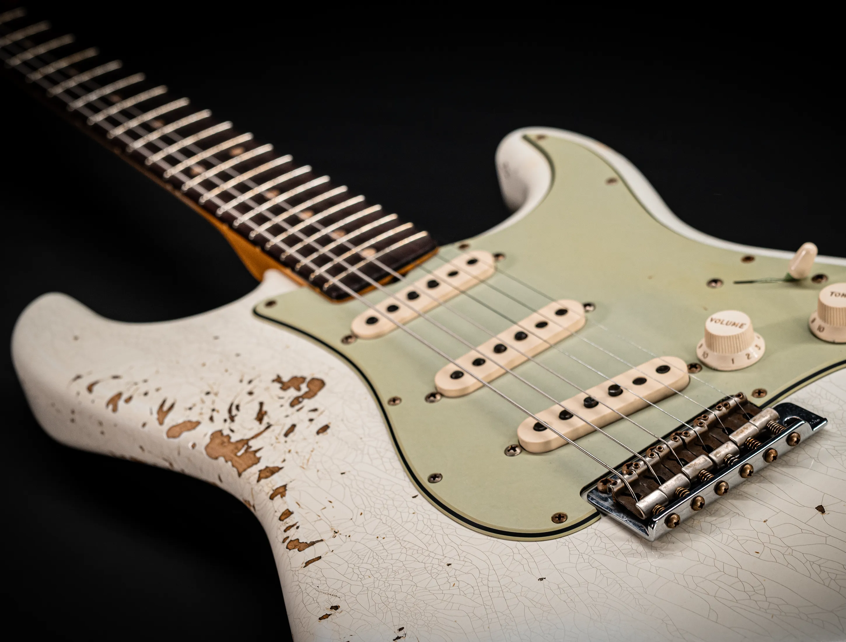 Fender MBD 1963 Stratocaster Heavy Relic - Super Faded Aged Olympic White