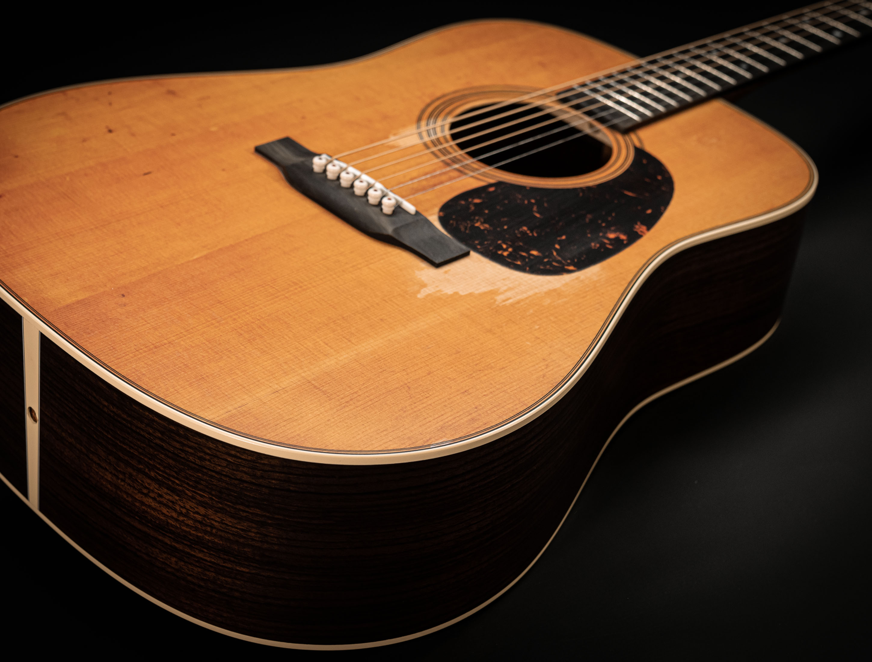 Show gallery (26 images) a153388-Martin-D-28-StreetLegend-musikhaus-hermann